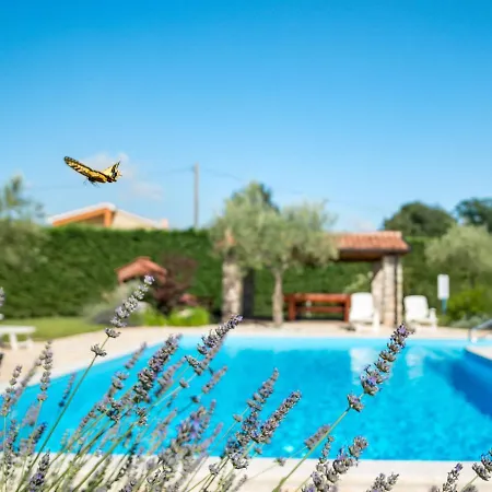 Fiore-1 By Interhome דירה Gedići