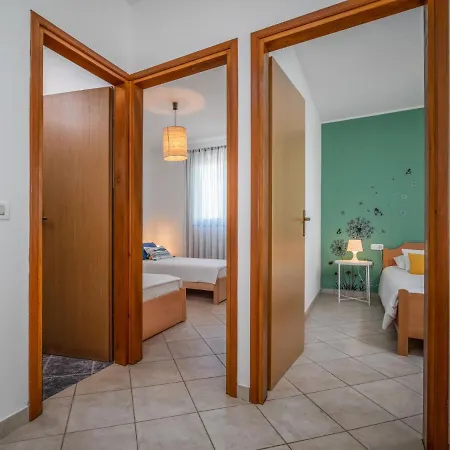 Fiore-1 By Interhome