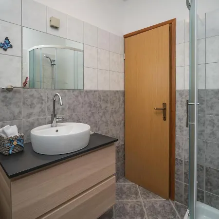 Apartman Apartment Fiore-1 By Interhome